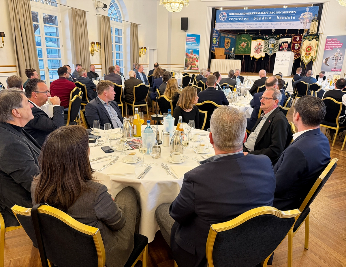 Neujahrsempfang der Kreishandwerkerschaft Region Meißen: Chancen nutzen, um Zukunft zu gestalten Interessiert verfolgen die zahlreichen Gäste die Ansprachen