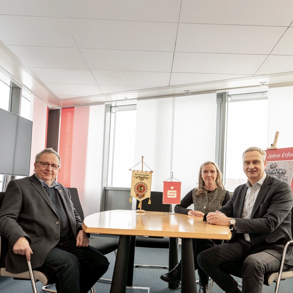 Peter Liebe (links) nach dem Interview mit Daniel Höhn (rechts) und Stefanie Kuke